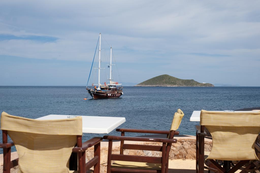 Castelo Beach Hotel Panteli Exterior photo